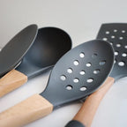 Beille 5pc Dark Grey Nylon Wooden Kitchen Utensils - Image 4