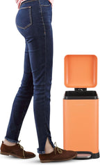 happimess HPM1012K Betty Retro Mini 3.2-Gallon Step-Open Trash Can, Carrot Cake - Image 5