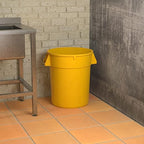 32 Gallon Yellow Round Commercial Trash Can - Image 4